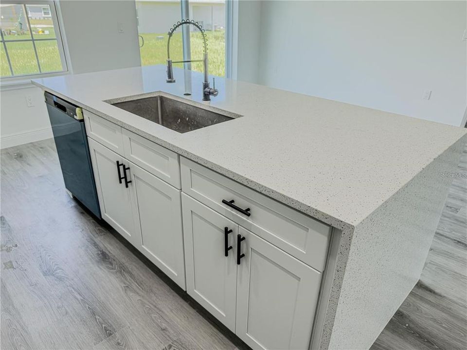 For Sale: $295,000 (4 beds, 2 baths, 1774 Square Feet)