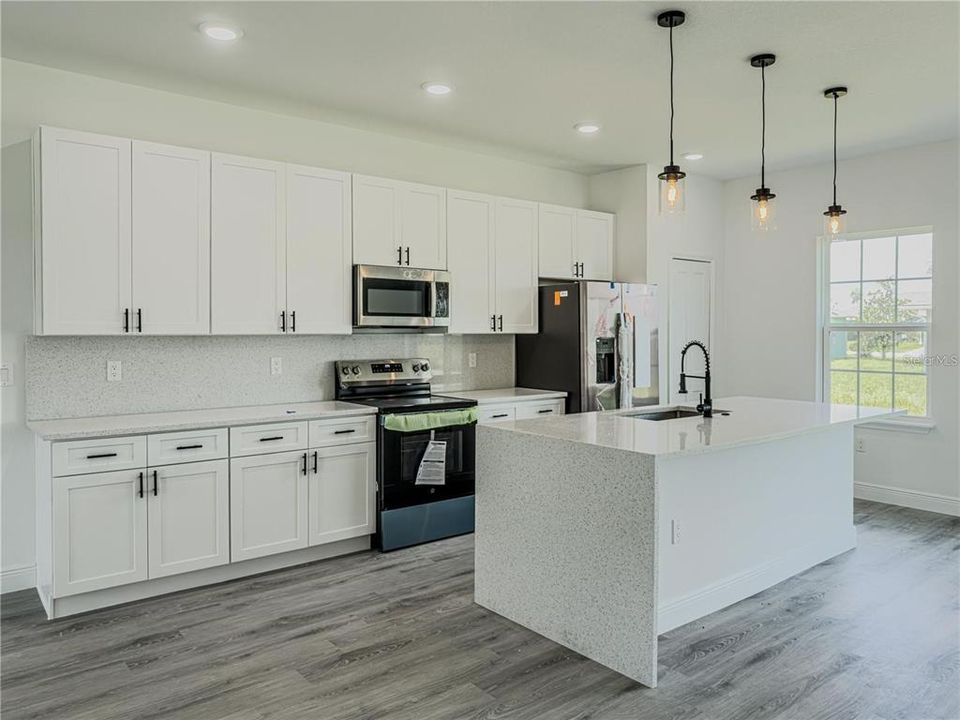 For Sale: $295,000 (4 beds, 2 baths, 1774 Square Feet)