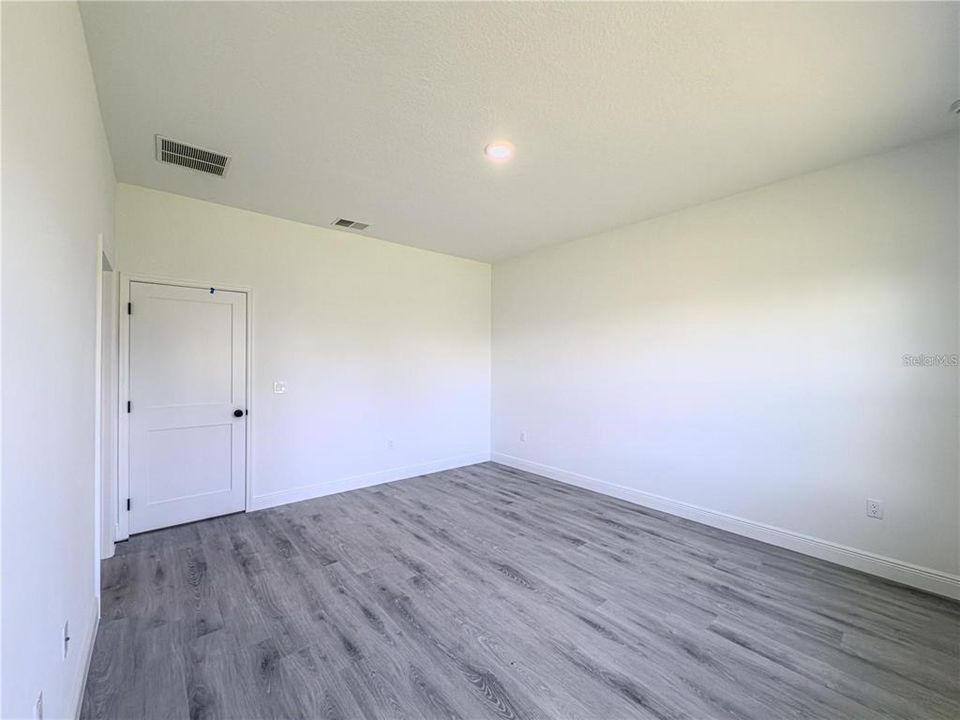 For Sale: $295,000 (4 beds, 2 baths, 1774 Square Feet)