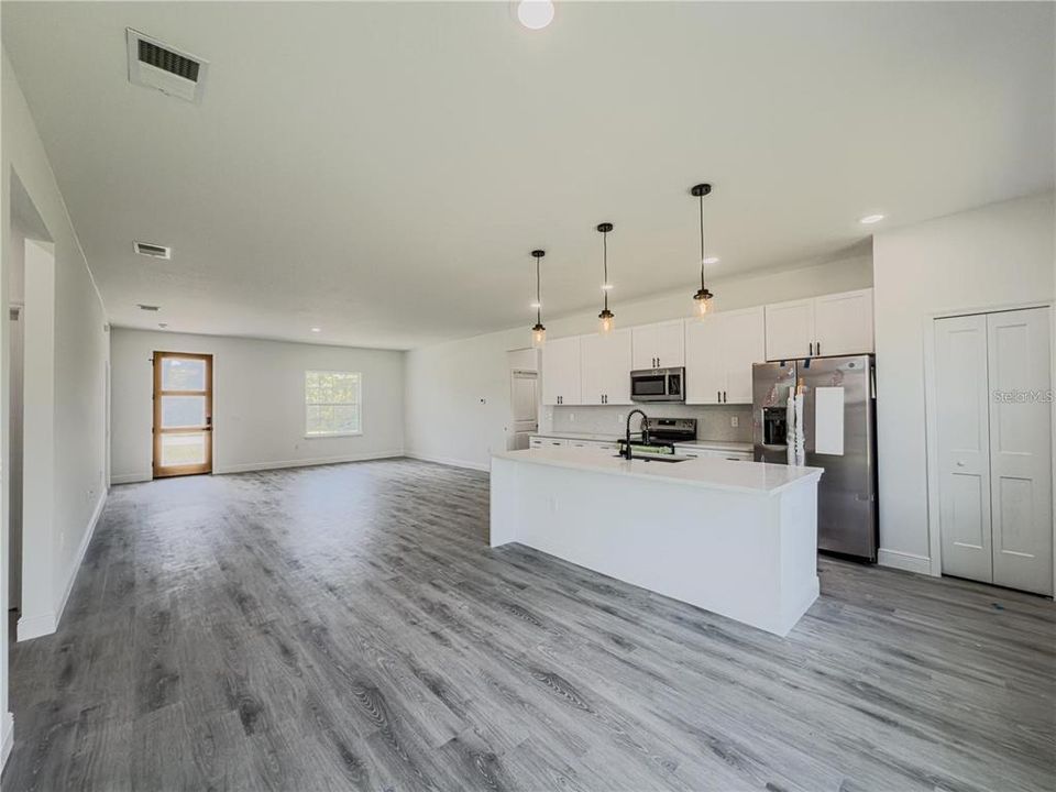 For Sale: $295,000 (4 beds, 2 baths, 1774 Square Feet)