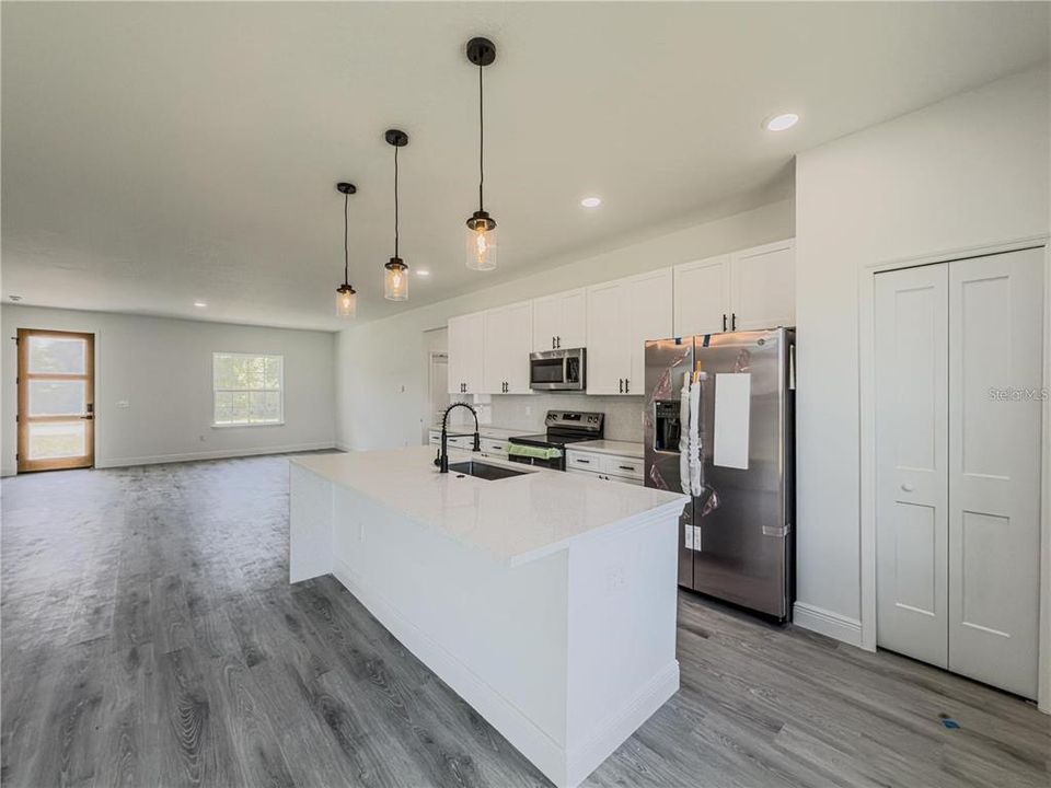 For Sale: $295,000 (4 beds, 2 baths, 1774 Square Feet)