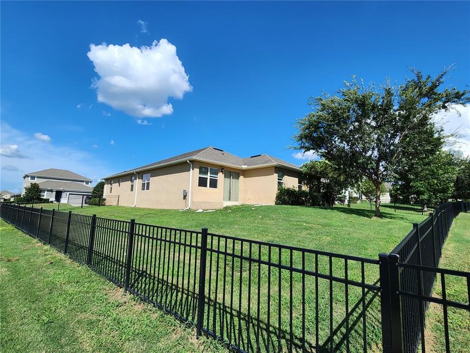 For Rent: $2,995 (5 beds, 3 baths, 2222 Square Feet)
