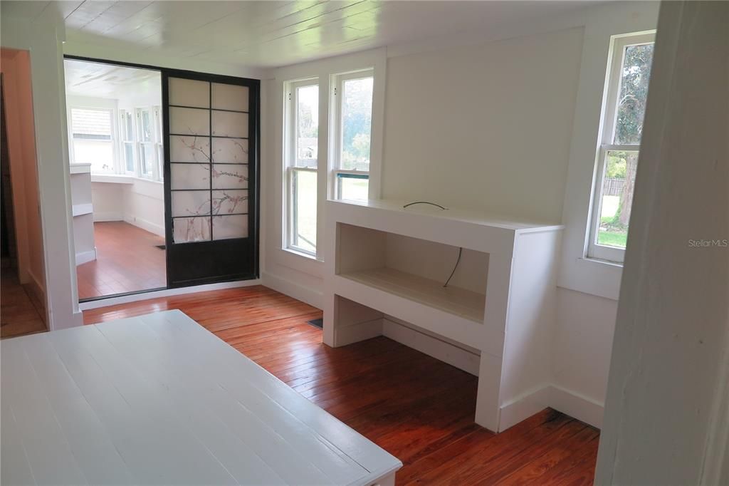 For Sale: $295,000 (5 beds, 6 baths, 4103 Square Feet)