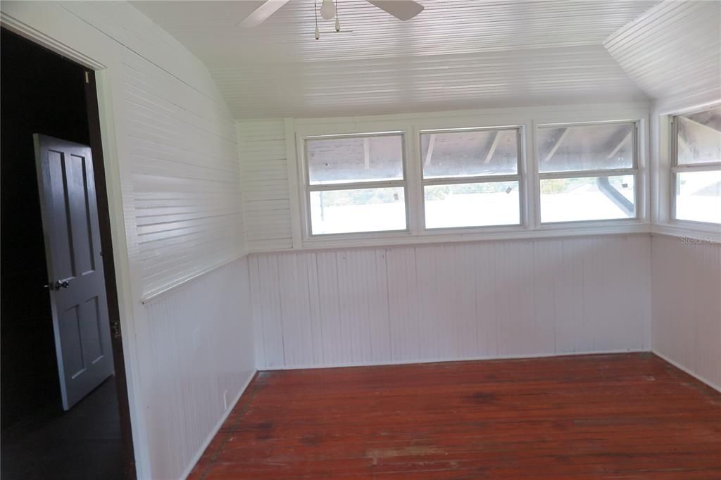 For Sale: $295,000 (5 beds, 6 baths, 4103 Square Feet)