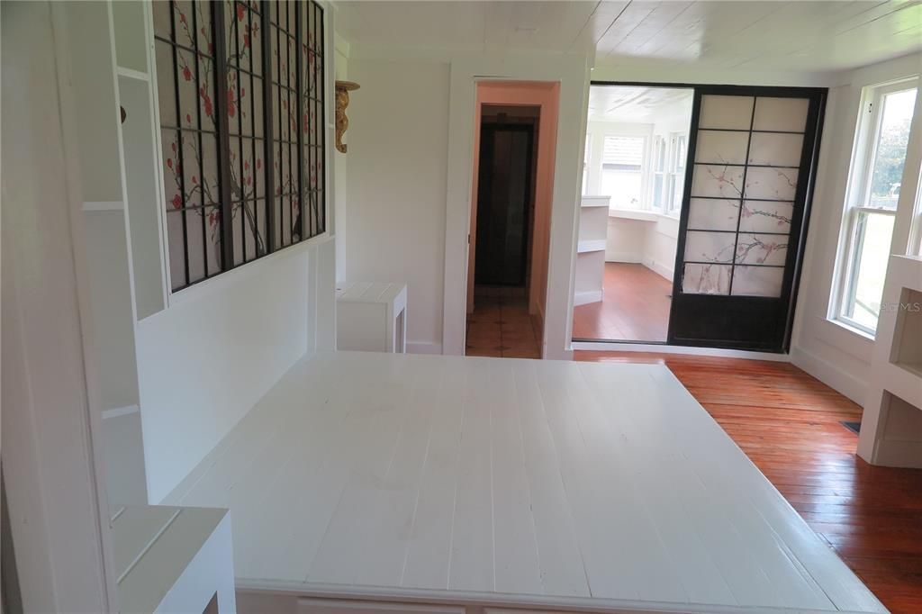 For Sale: $295,000 (5 beds, 6 baths, 4103 Square Feet)