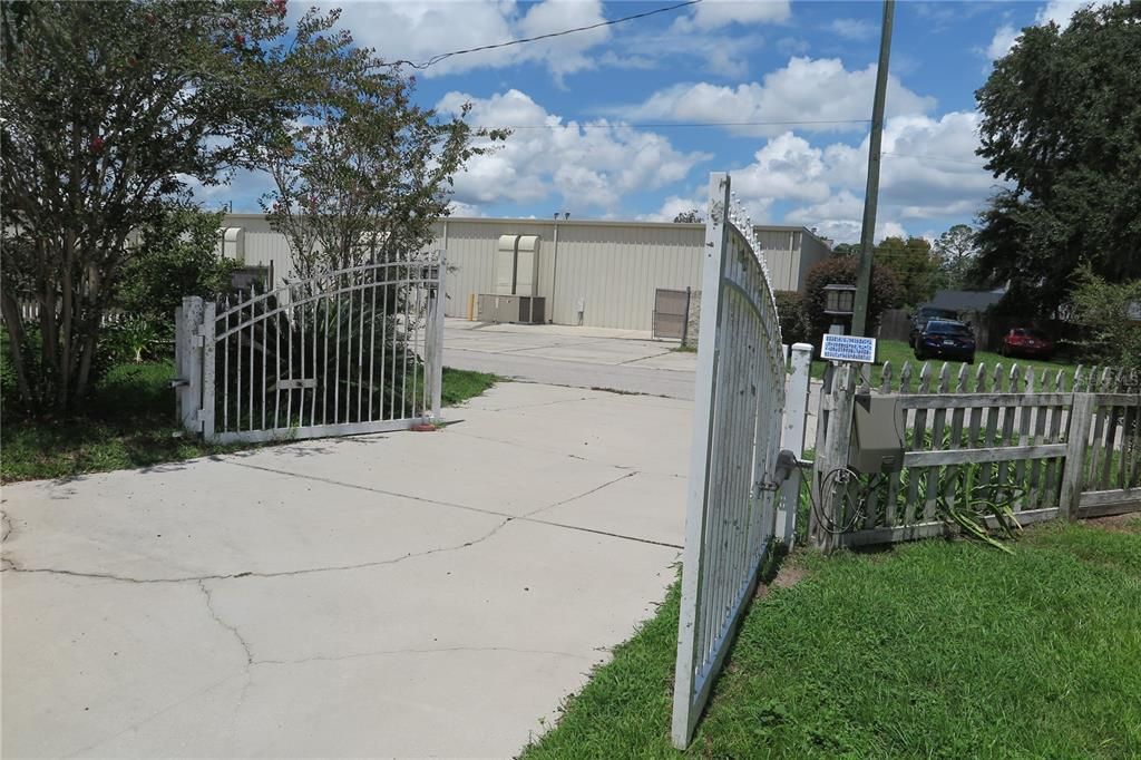 For Sale: $295,000 (5 beds, 6 baths, 4103 Square Feet)