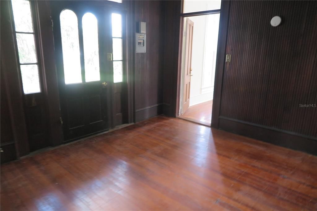 For Sale: $295,000 (5 beds, 6 baths, 4103 Square Feet)