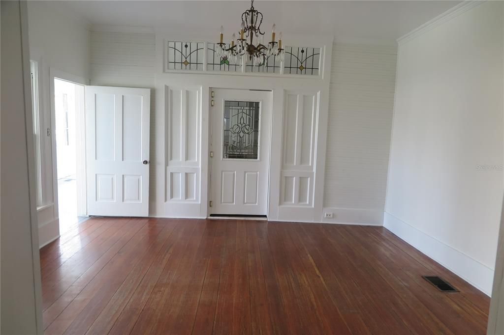 For Sale: $295,000 (5 beds, 6 baths, 4103 Square Feet)
