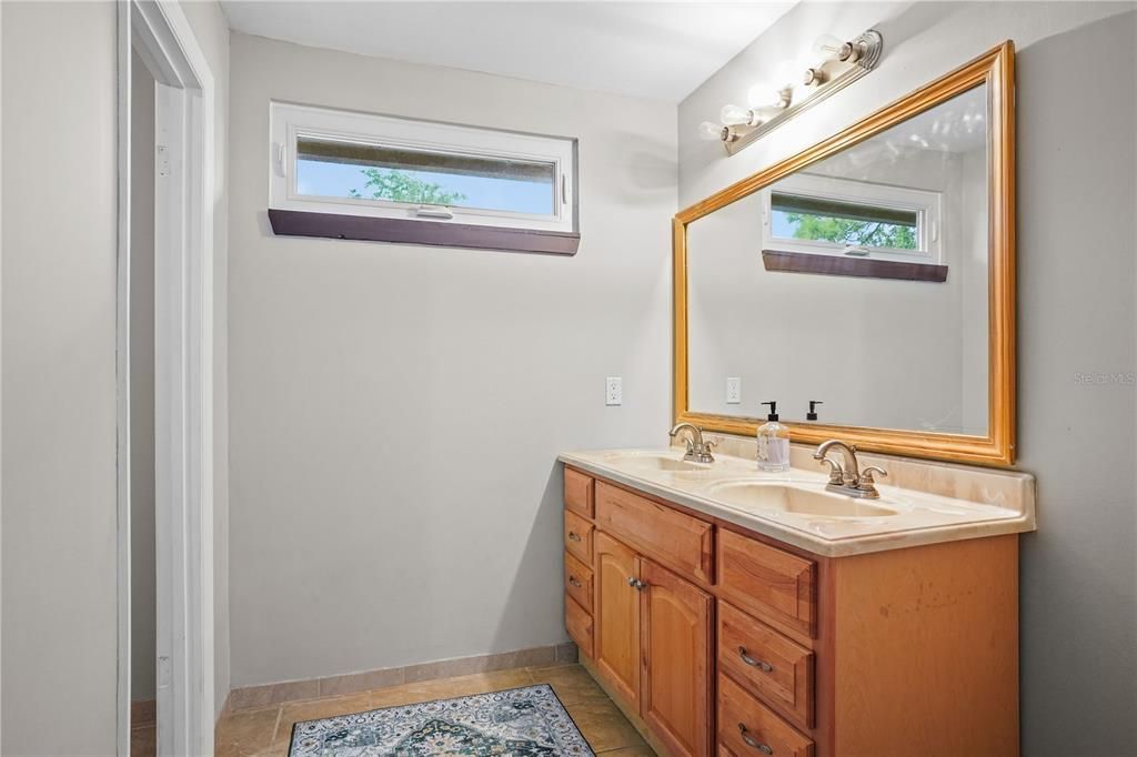 For Sale: $430,000 (3 beds, 2 baths, 1872 Square Feet)