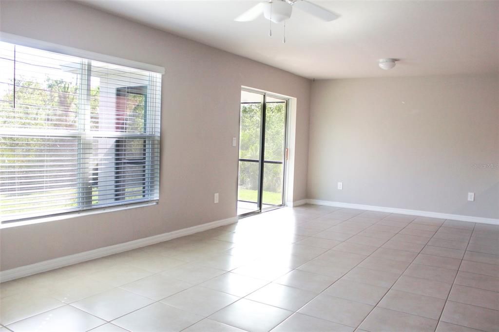 For Sale: $323,000 (4 beds, 2 baths, 1485 Square Feet)