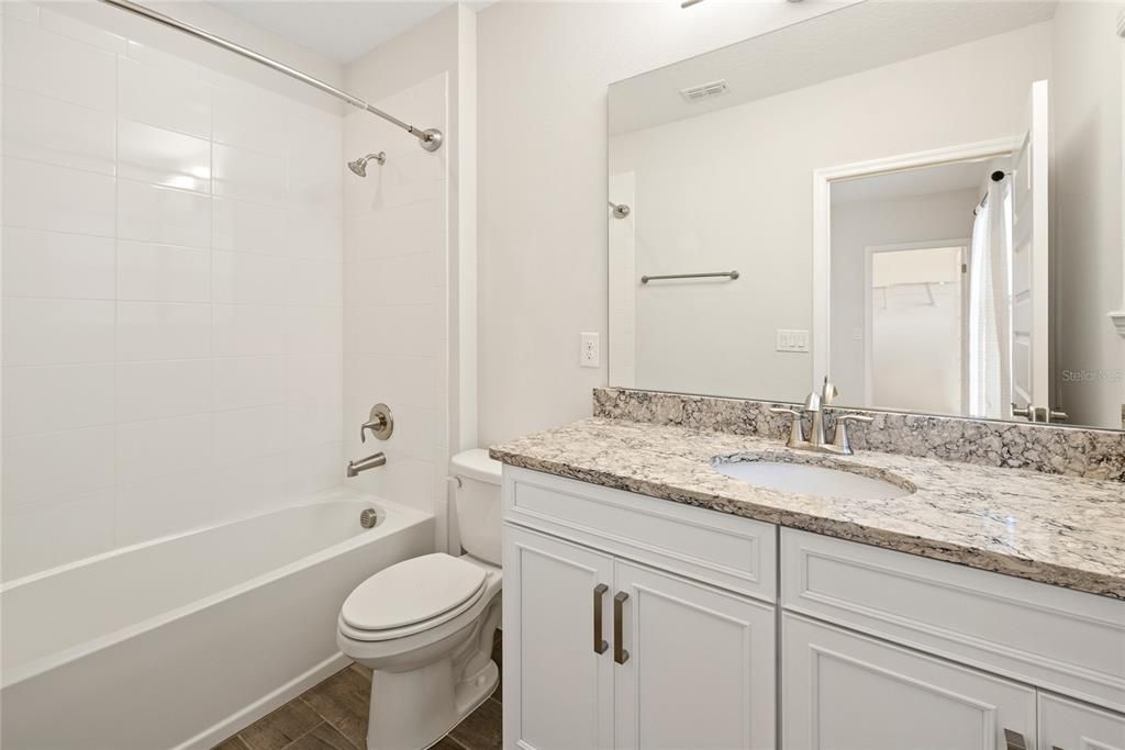 For Rent: $3,950 (5 beds, 4 baths, 2840 Square Feet)
