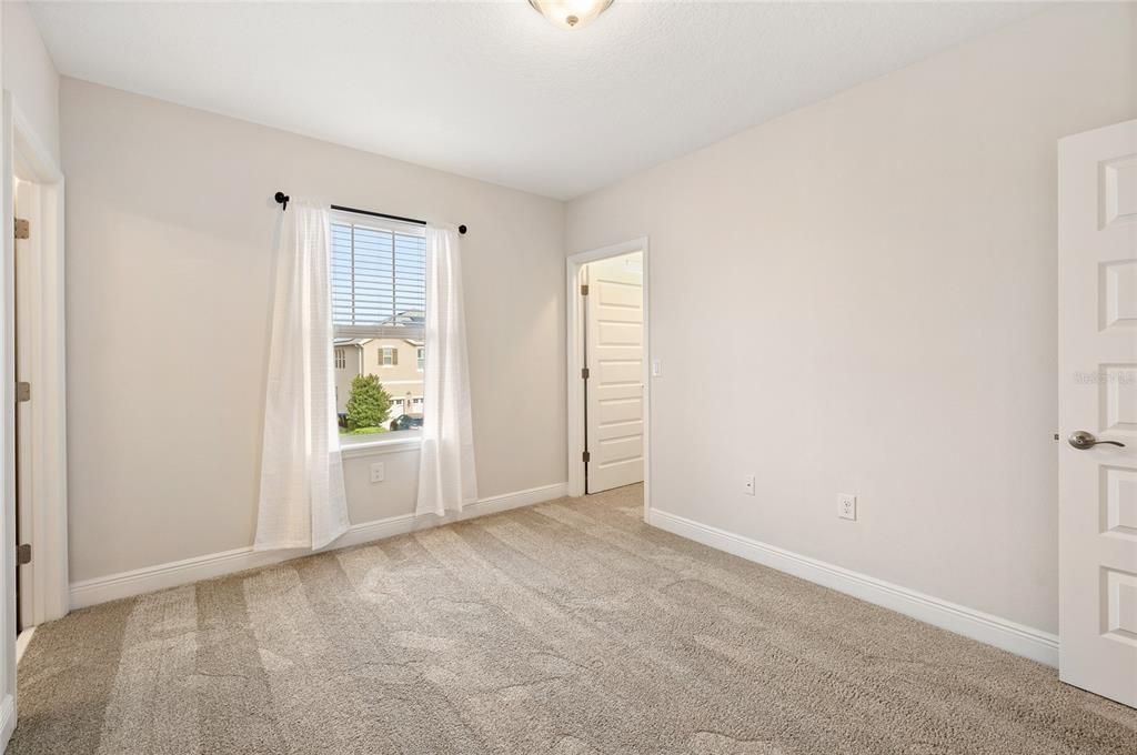 For Rent: $3,950 (5 beds, 4 baths, 2840 Square Feet)