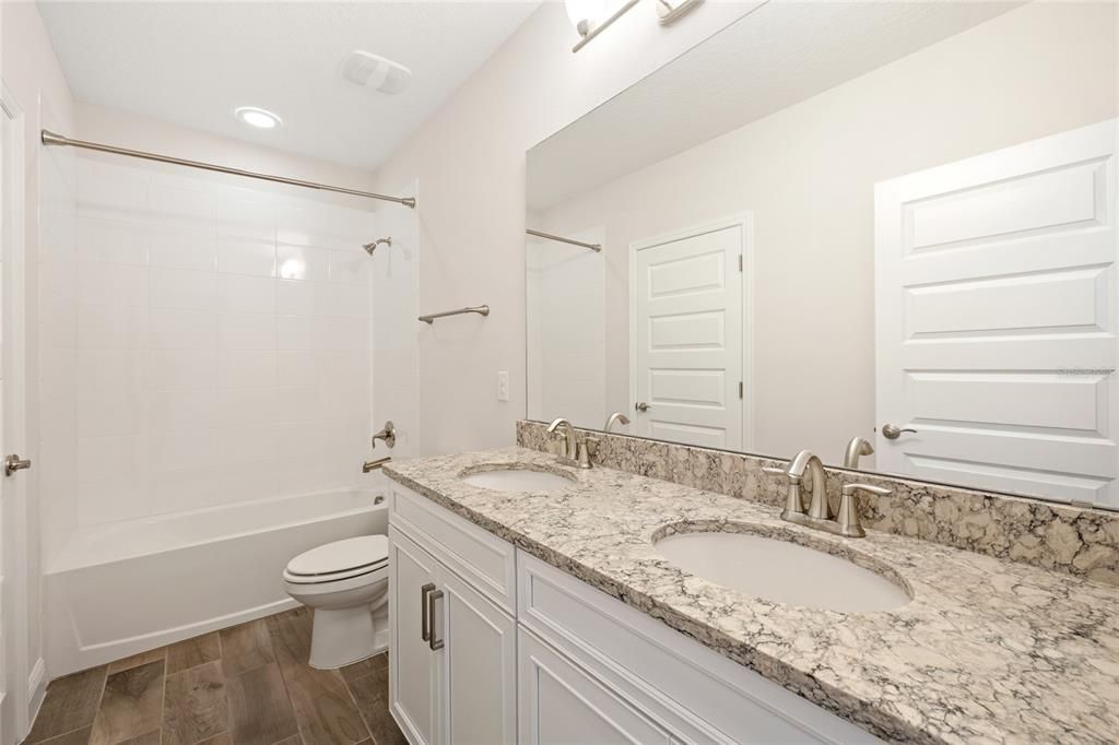 For Rent: $3,950 (5 beds, 4 baths, 2840 Square Feet)