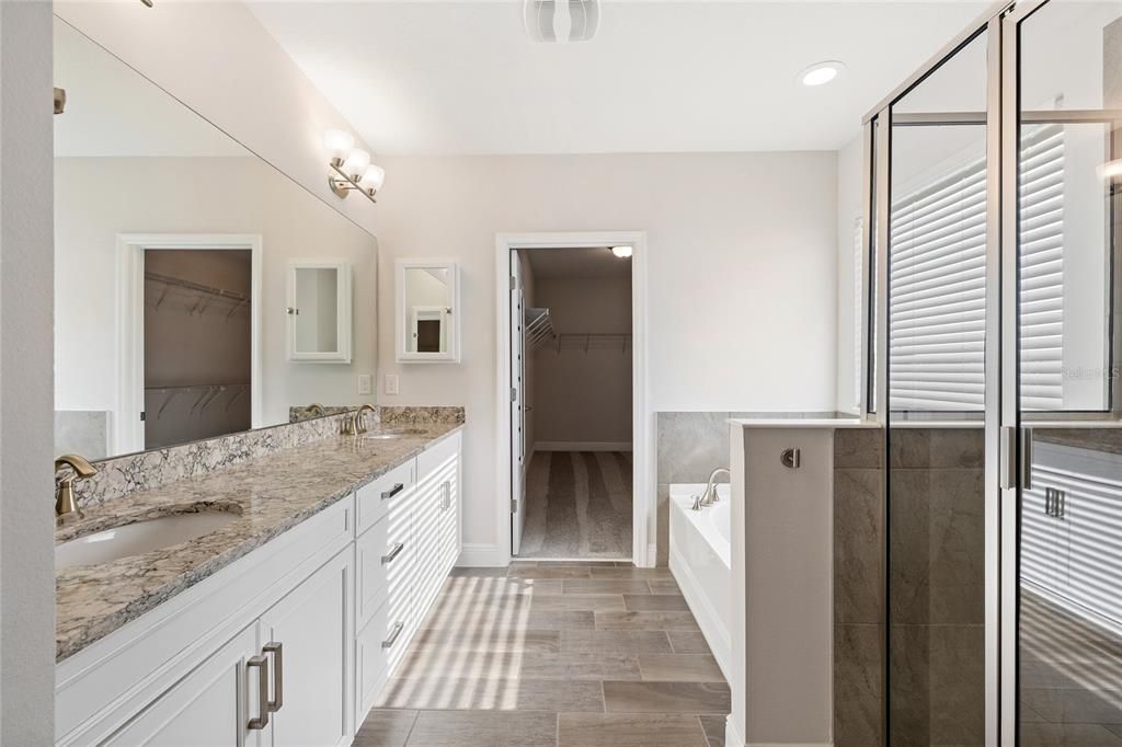 For Rent: $3,950 (5 beds, 4 baths, 2840 Square Feet)