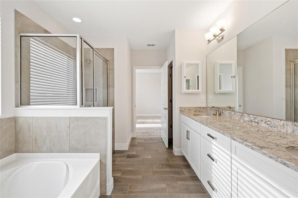 For Rent: $3,950 (5 beds, 4 baths, 2840 Square Feet)