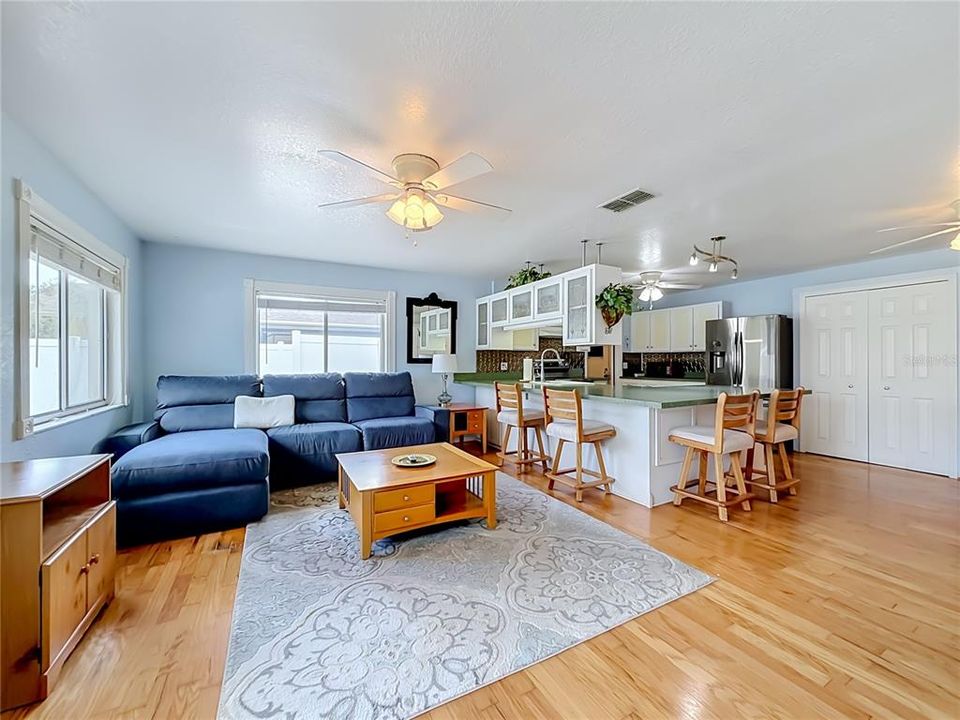 For Sale: $375,000 (3 beds, 2 baths, 1614 Square Feet)