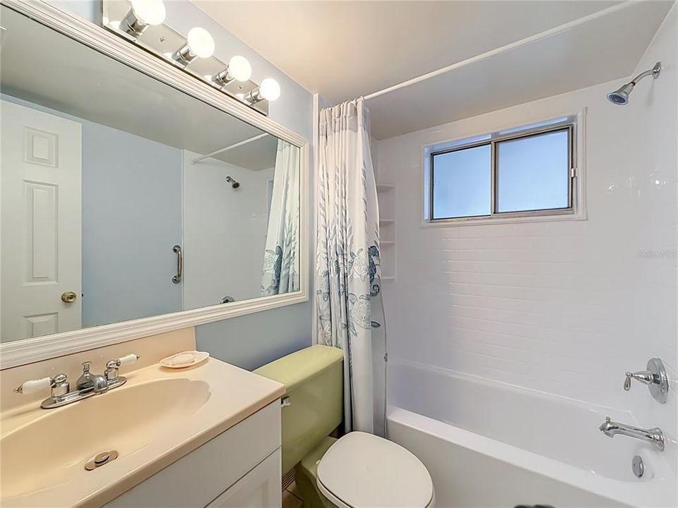 For Sale: $375,000 (3 beds, 2 baths, 1614 Square Feet)