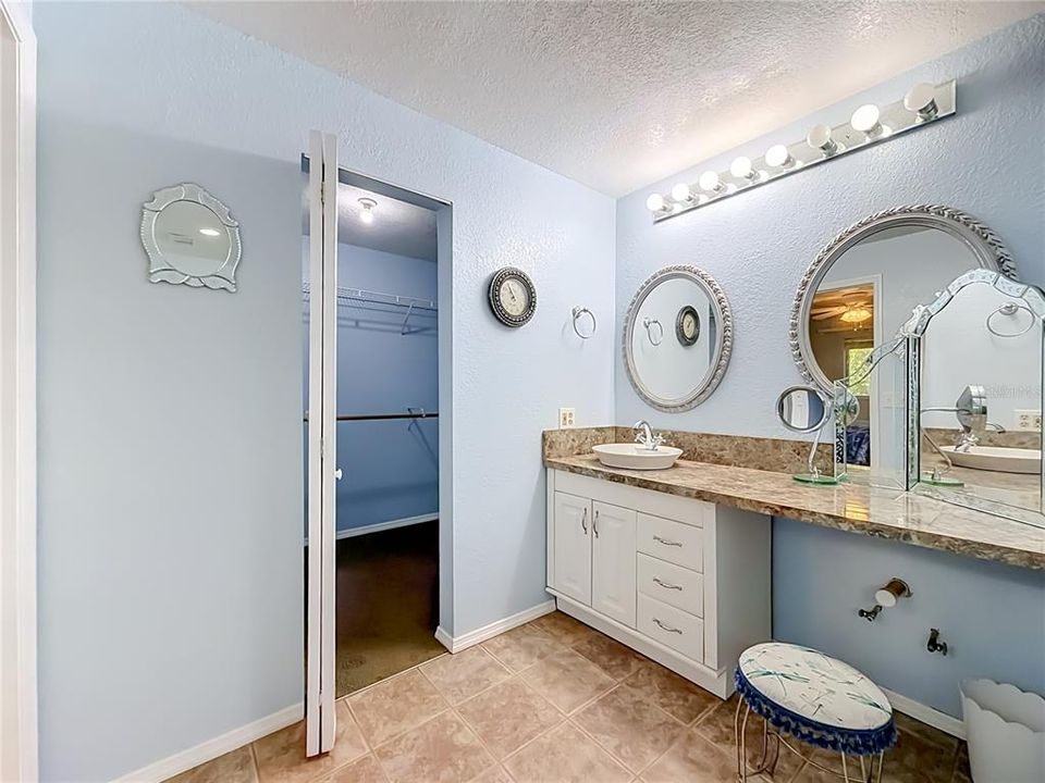 For Sale: $375,000 (3 beds, 2 baths, 1614 Square Feet)