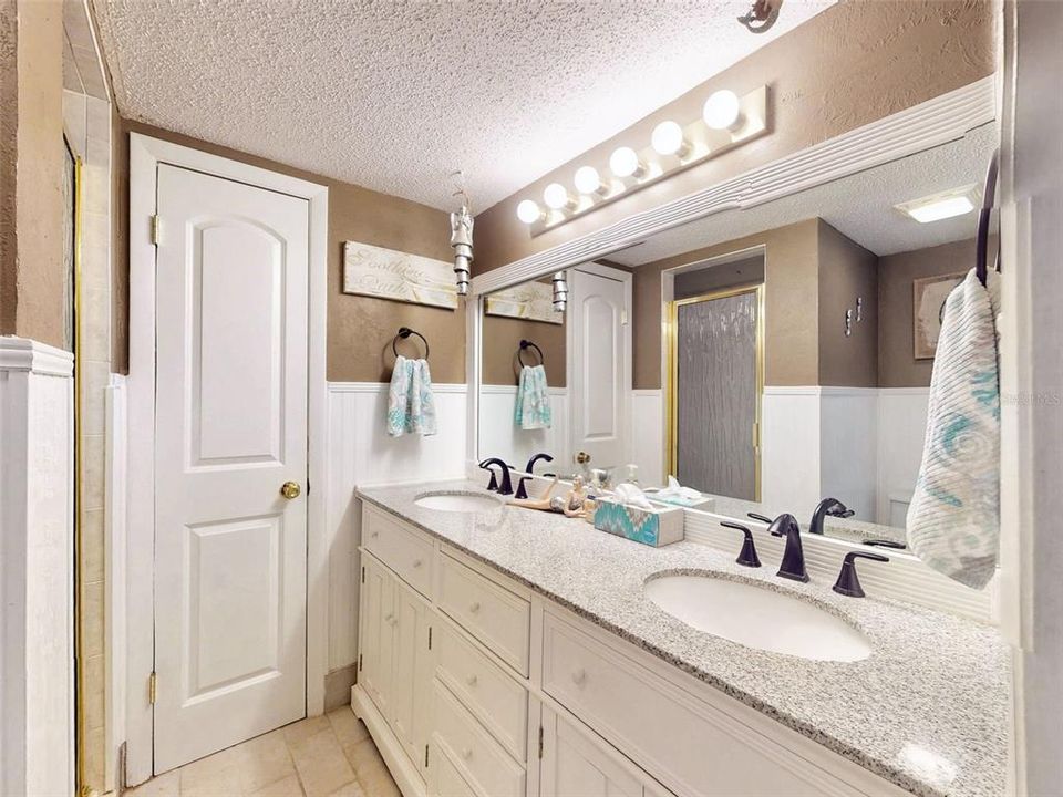 For Sale: $350,000 (3 beds, 2 baths, 1736 Square Feet)