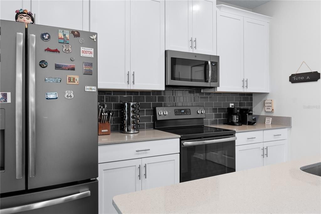 For Sale: $430,000 (3 beds, 2 baths, 1717 Square Feet)