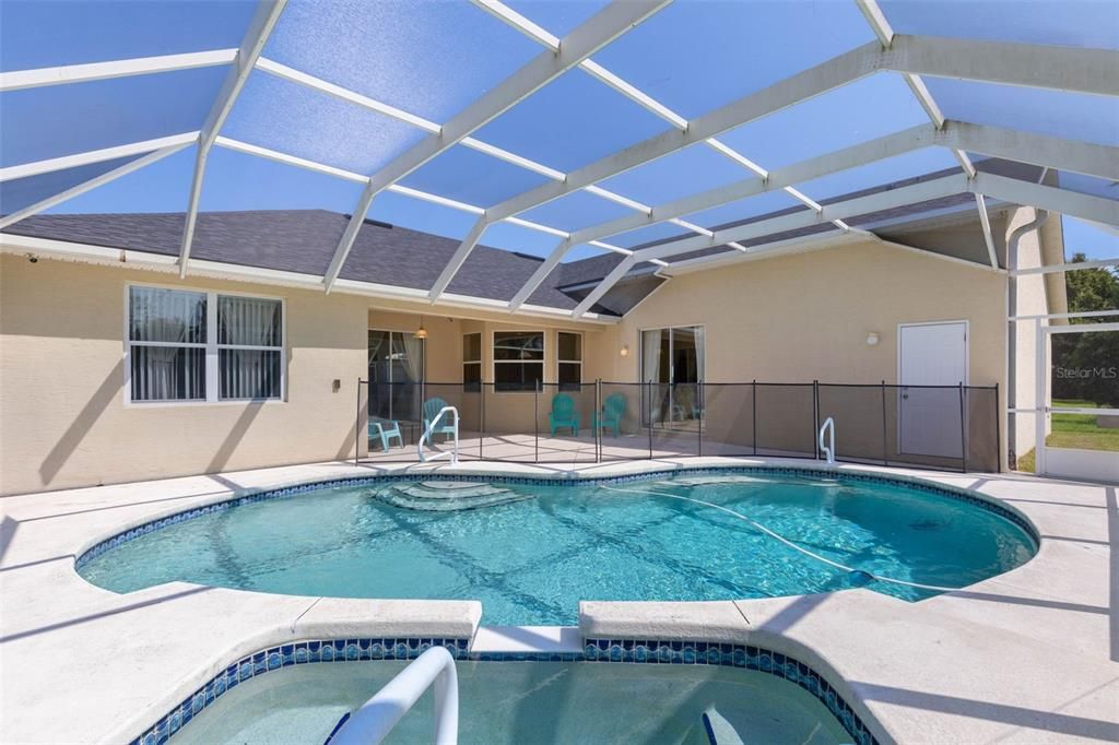 En Venta: $419,000 (4 camas, 3 baños, 2572 Pies cuadrados)