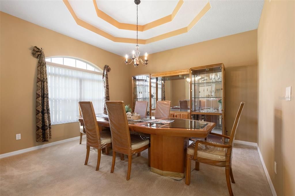 En Venta: $419,000 (4 camas, 3 baños, 2572 Pies cuadrados)