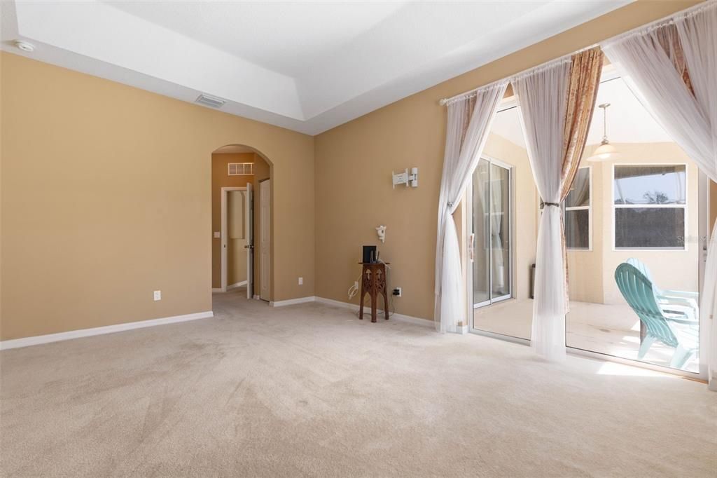 En Venta: $419,000 (4 camas, 3 baños, 2572 Pies cuadrados)