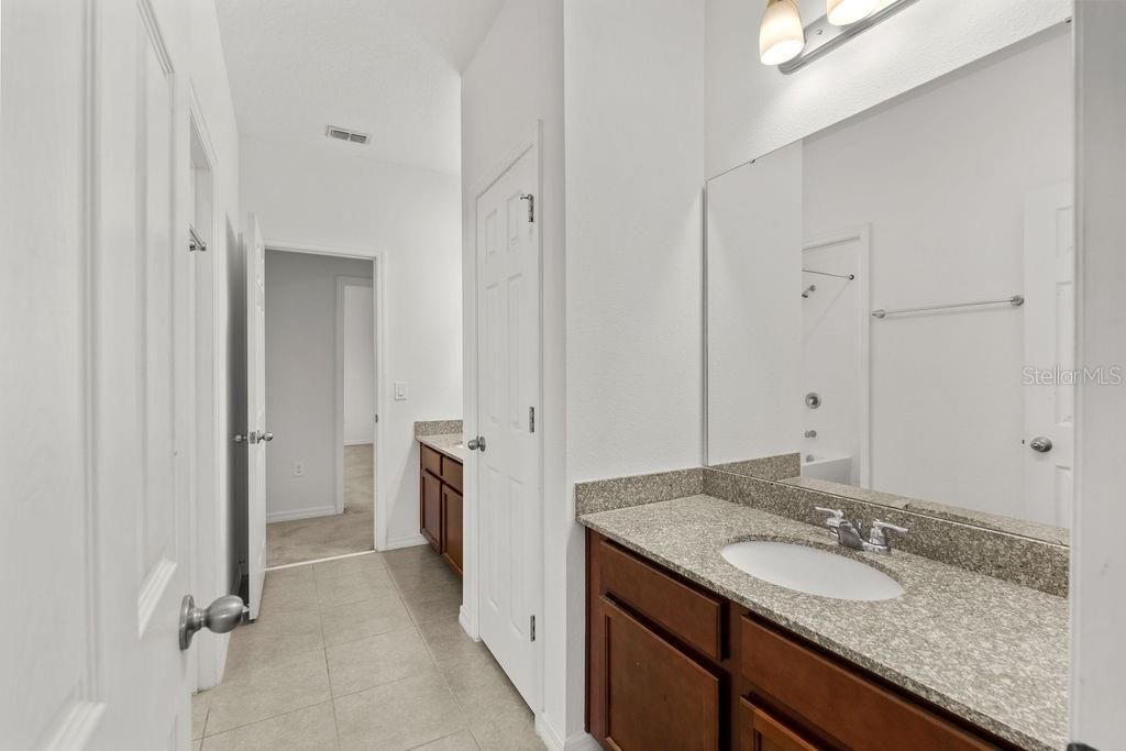 En Venta: $760,000 (5 camas, 3 baños, 3705 Pies cuadrados)
