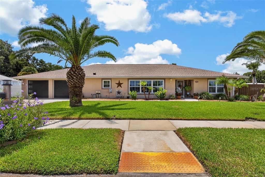 For Sale: $615,000 (3 beds, 2 baths, 2812 Square Feet)