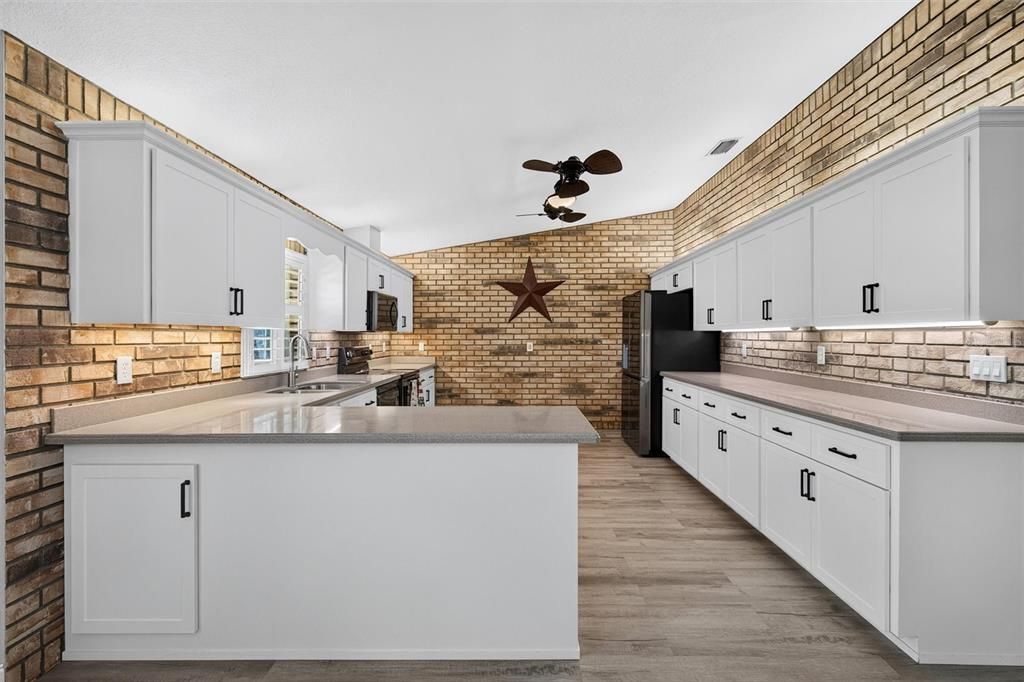 For Sale: $615,000 (3 beds, 2 baths, 2812 Square Feet)