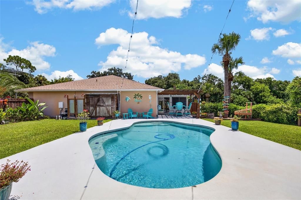 For Sale: $615,000 (3 beds, 2 baths, 2812 Square Feet)