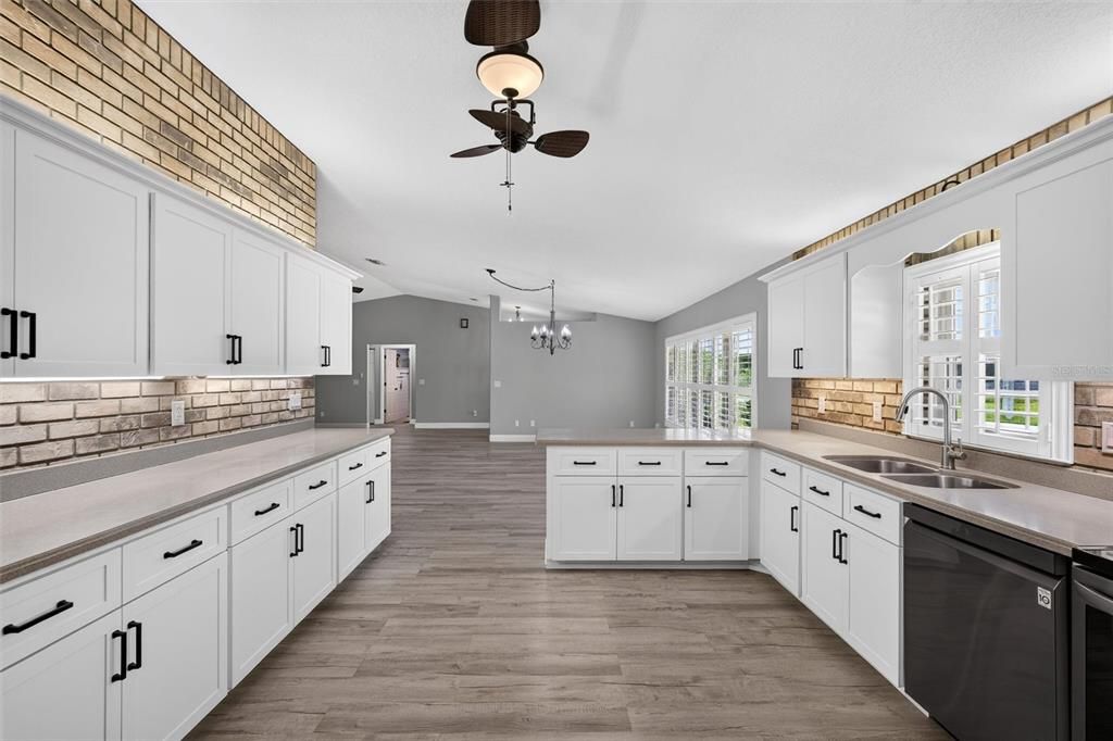 For Sale: $615,000 (3 beds, 2 baths, 2812 Square Feet)