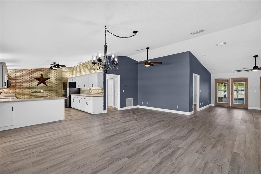 For Sale: $615,000 (3 beds, 2 baths, 2812 Square Feet)