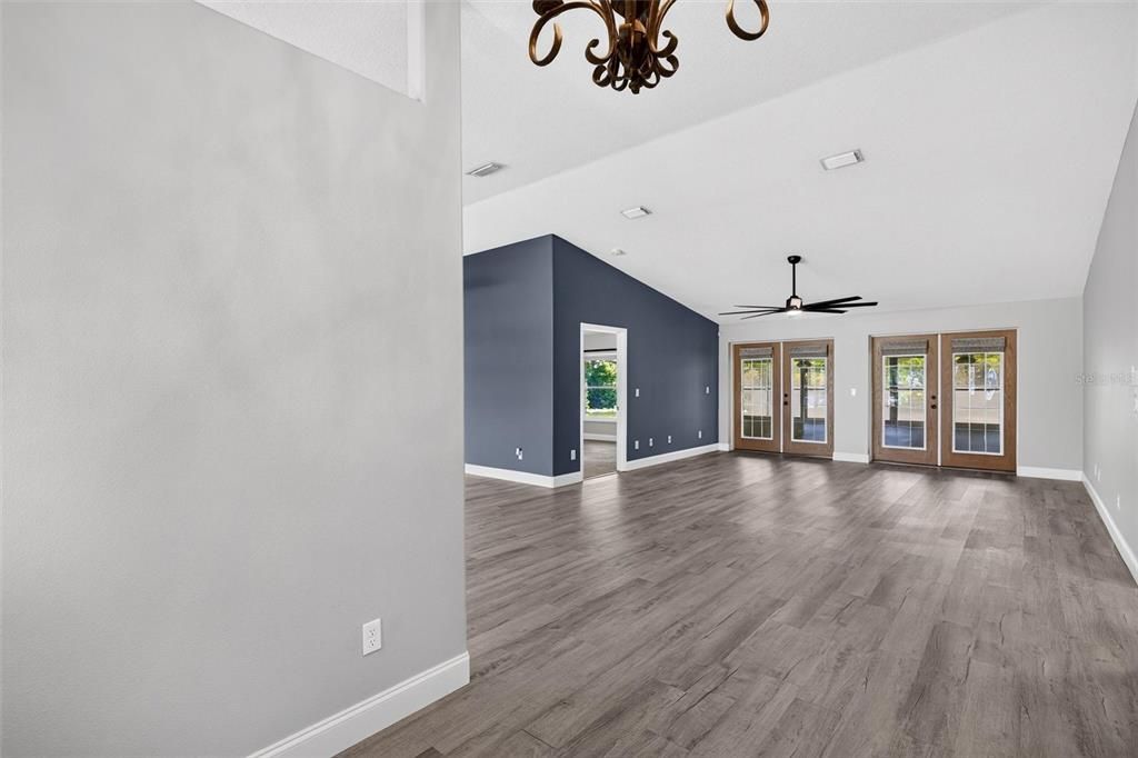 For Sale: $615,000 (3 beds, 2 baths, 2812 Square Feet)