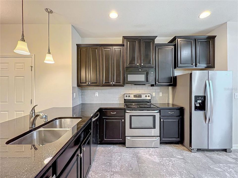 For Sale: $329,000 (3 beds, 2 baths, 1716 Square Feet)