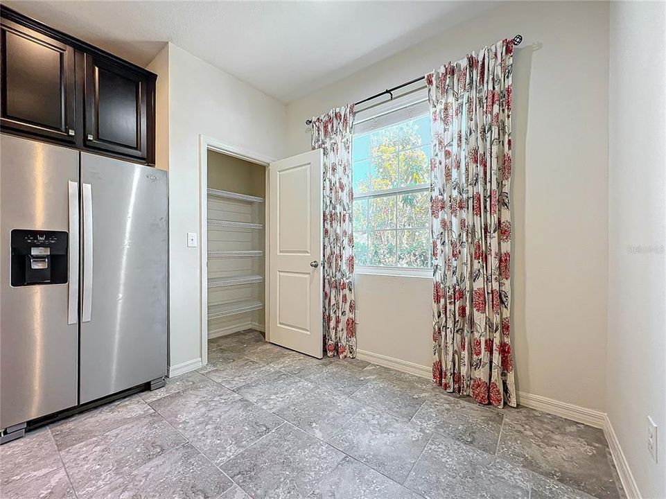 For Sale: $329,000 (3 beds, 2 baths, 1716 Square Feet)