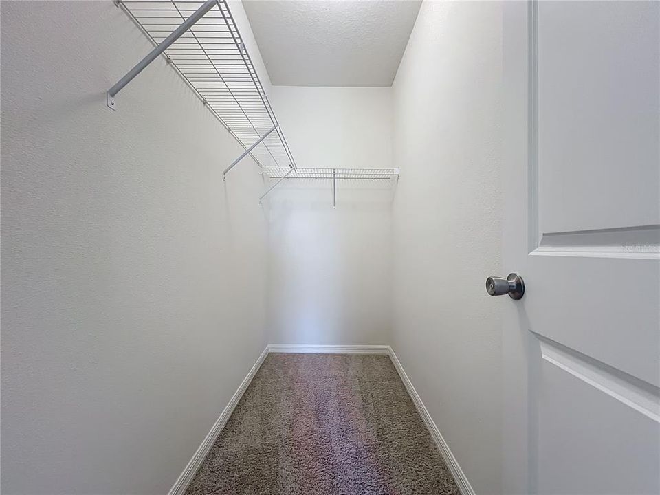 For Sale: $329,000 (3 beds, 2 baths, 1716 Square Feet)