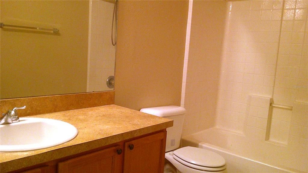 For Rent: $1,950 (3 beds, 2 baths, 1383 Square Feet)