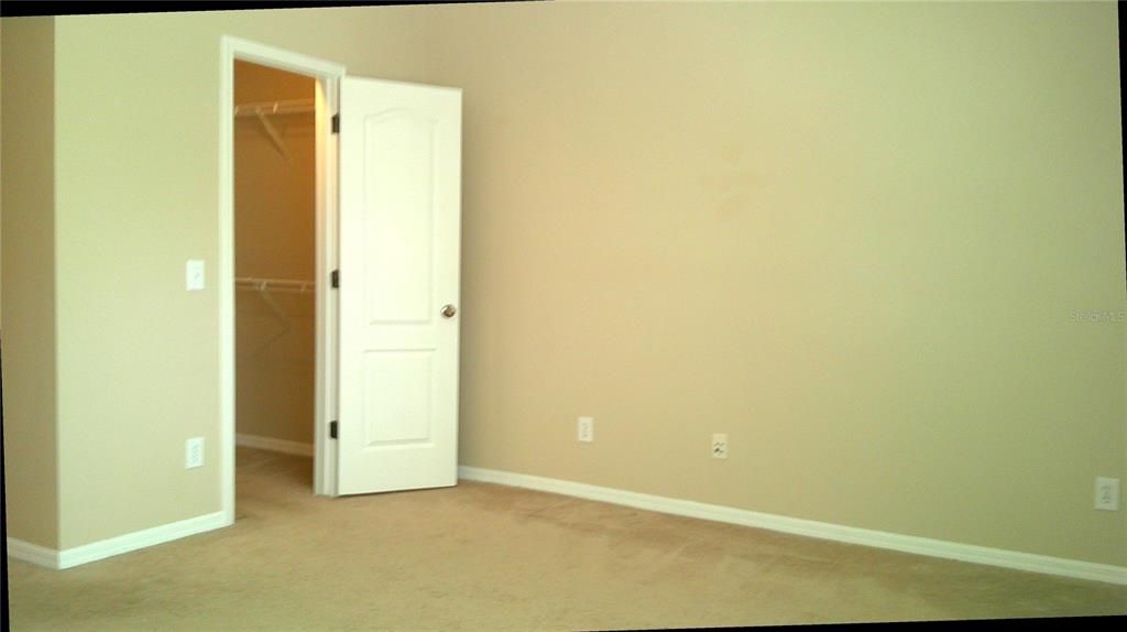 For Rent: $1,950 (3 beds, 2 baths, 1383 Square Feet)