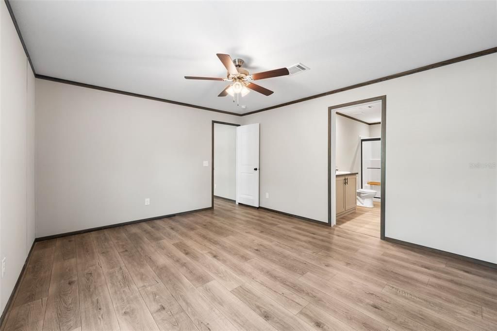 En Venta: $370,000 (4 camas, 2 baños, 1813 Pies cuadrados)