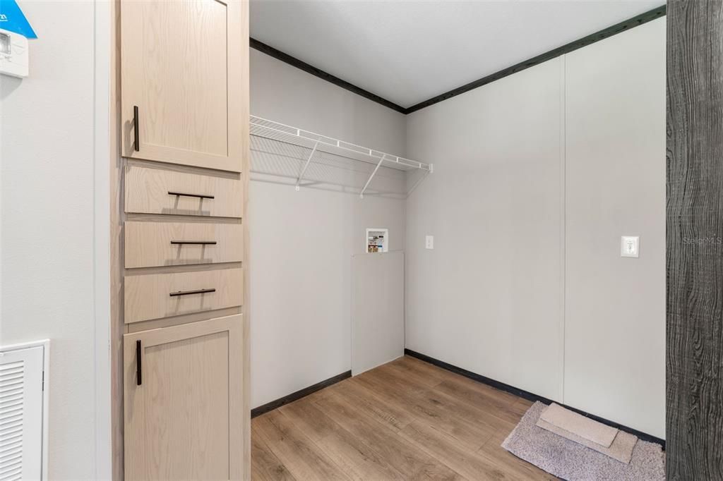 En Venta: $370,000 (4 camas, 2 baños, 1813 Pies cuadrados)