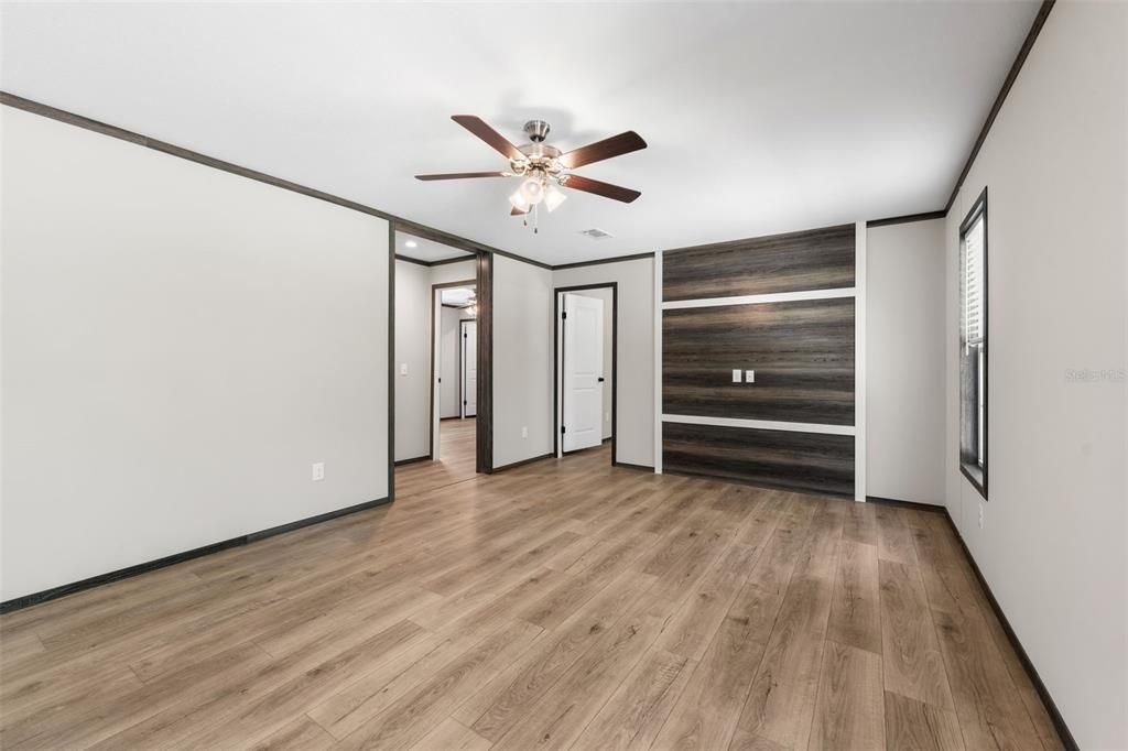 En Venta: $370,000 (4 camas, 2 baños, 1813 Pies cuadrados)