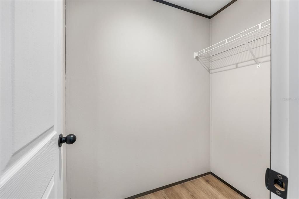 En Venta: $370,000 (4 camas, 2 baños, 1813 Pies cuadrados)
