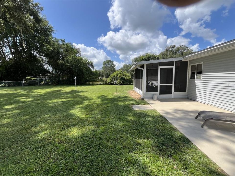 For Sale: $225,000 (2 beds, 2 baths, 960 Square Feet)
