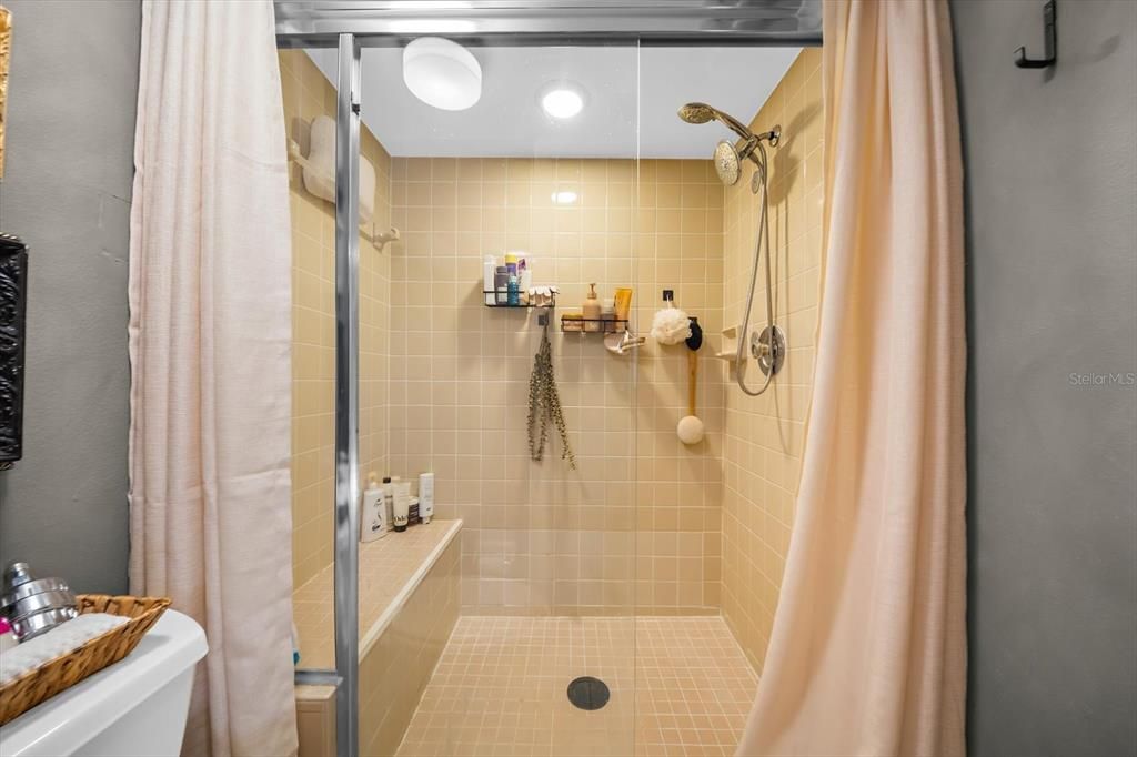 For Sale: $350,000 (3 beds, 2 baths, 1494 Square Feet)