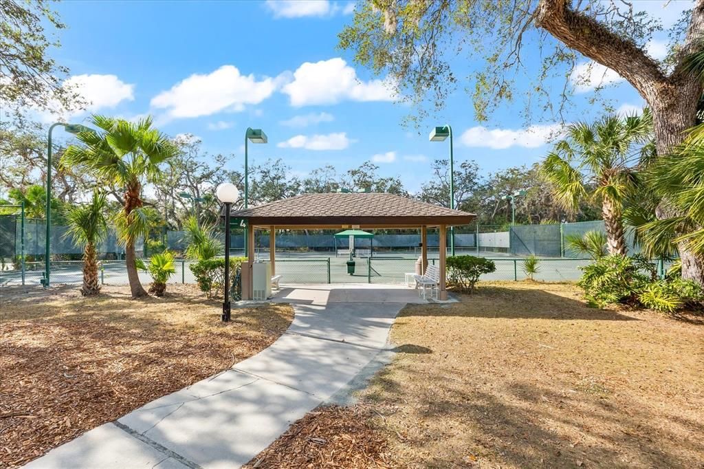 For Sale: $350,000 (3 beds, 2 baths, 1494 Square Feet)