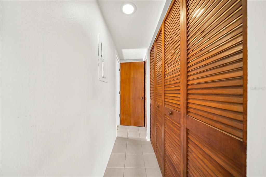 For Sale: $350,000 (3 beds, 2 baths, 1494 Square Feet)