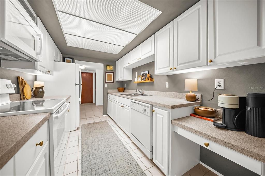 For Sale: $350,000 (3 beds, 2 baths, 1494 Square Feet)