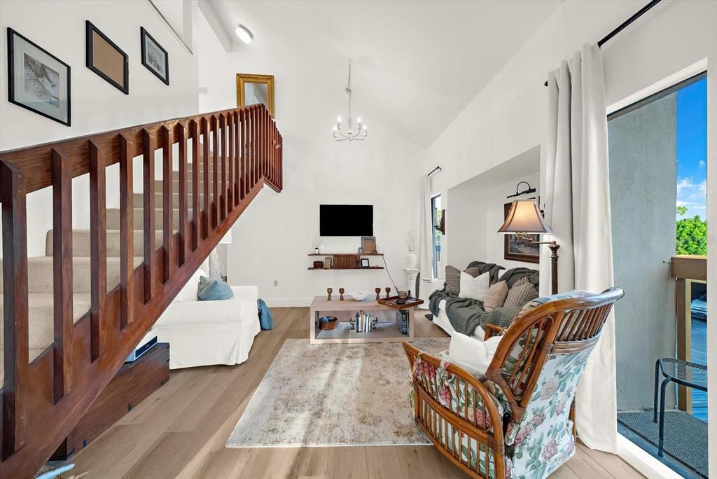 For Sale: $350,000 (3 beds, 2 baths, 1494 Square Feet)