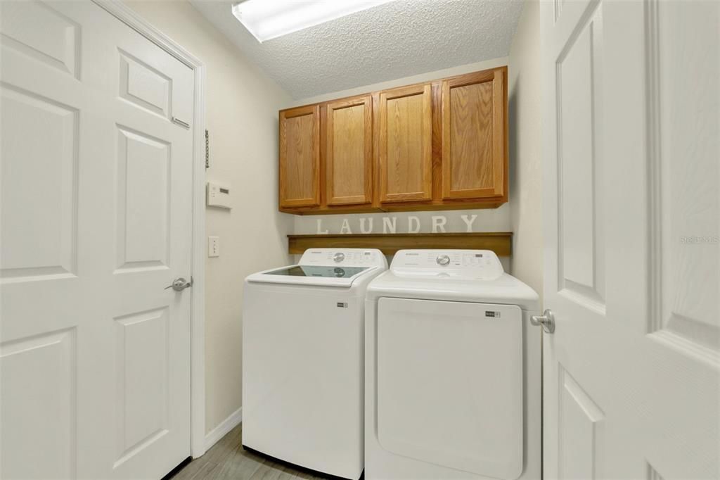 Activo con contrato: $325,000 (4 camas, 2 baños, 1840 Pies cuadrados)